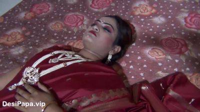 Indian Suhaag Raat Young Desi Wife First Time Sex With Her Husband On Wedding Night - hclips.com - India
